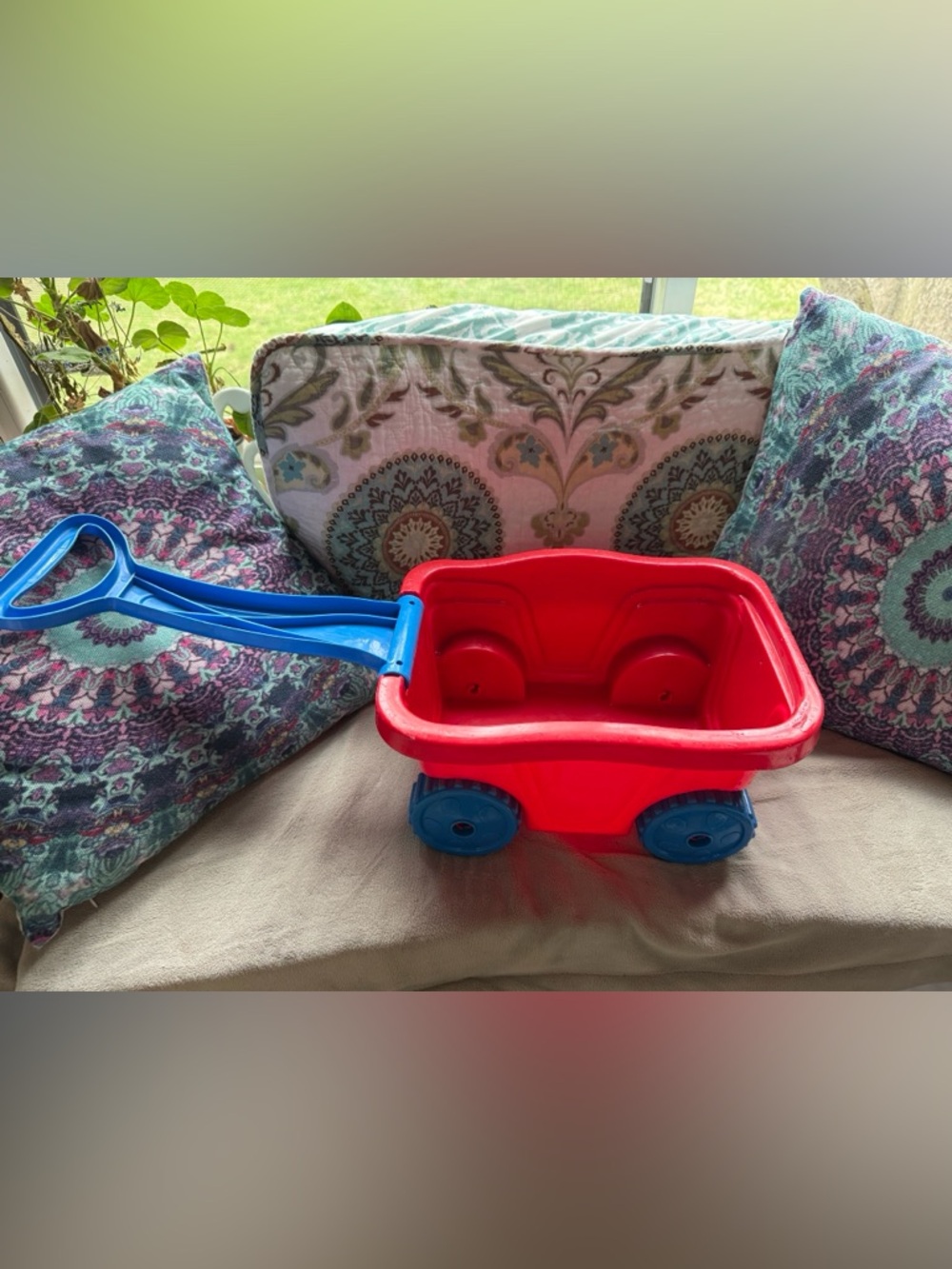 Kids Pull Wagon Toy - Red and Blue kids age 2-3 pre-owned with 2 free gifts -